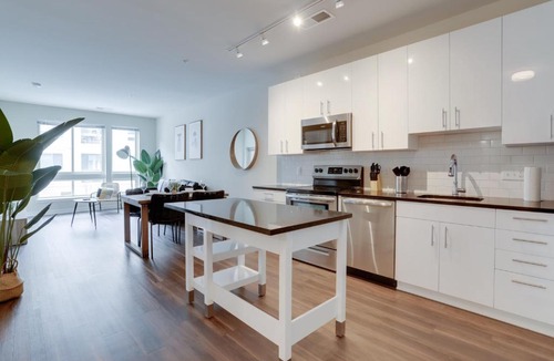Groveton Apartment | Relax in Style Minutes from DC and Alexandria
