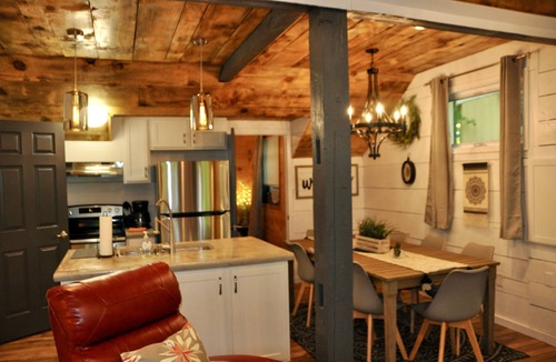 Altmar Cabin | Relax Refresh & Reconnect Lakefront on Autumn Lake, 3min to Salmon River