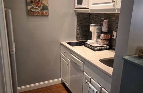 Cape Neddick Apartment | Relaxing Escape – Just a 5-Minute Walk to the Beauty of Perkins Cove