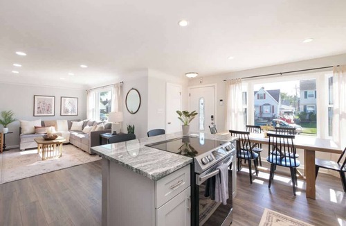 Parma House | Remodeled 4 Bedroom With a Game Room!