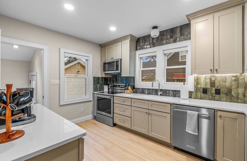 Cedarburg House | Remodeled Luxury 3BR - Walk to Cedarburg Downtown