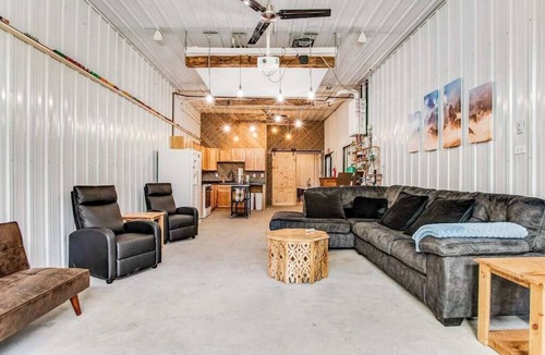 Mather House | Renovated barn retreat with firepit, grill, sauna, foosball, kayaks & movie room