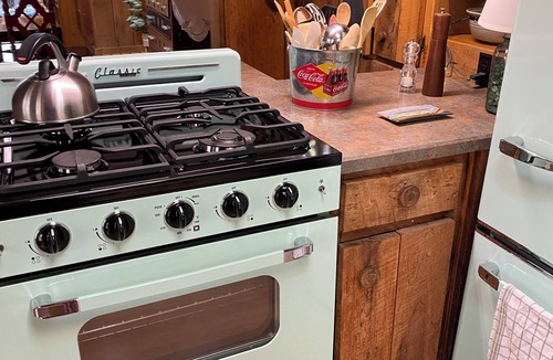 Rockbridge Baths Cabin | Retreat by the Rivah Experience this three bedroom custom built cabin, sleeps 8