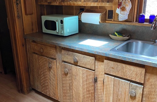 Rockbridge Baths Cabin | Retreat by the Rivah Experience this three bedroom custom built cabin, sleeps 8