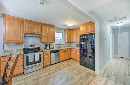 Henrico Cottage | Richmond Home w/Fire Pit - 12 Mi to Downtown