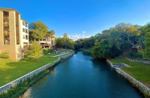 New Braunfels Condo | River City Resorts: CW C106 : Free Tubes with Rental!