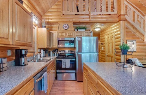 Packwood Cabin | River Run Lodge | Hot Tub, No pet fee, AC