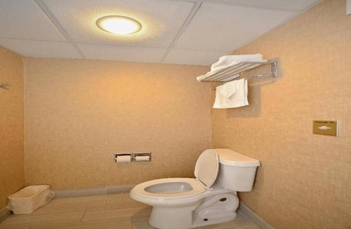Somerset Hotel | River-view Room, 2 Queen Beds with Jetted tub and Balcony