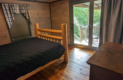Prince Cabin | RiverFront Cabin in New River Gorge National Park & Preserve