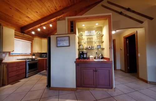 Three Rivers Cabin | Riverfront Cabin - Sunriver/Mt.Bachelor, HotTub, Pet Friendly!