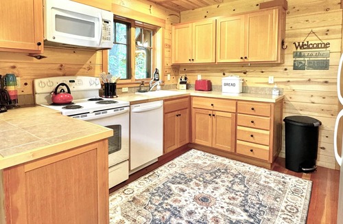 McKenzie Bridge Cabin | Riverfront Luxury Cabin #9 at The Log Cabin Inn
