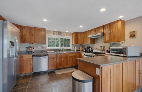Nehalem House | *Riverfront*Pvt Dock*Game Room*6 mins to Beach*