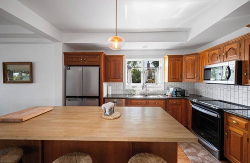 Toledo House | Riverside Calm, an entire house for you directly on the Maumee River.
