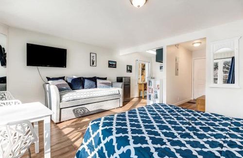 Bend House | Riverside Cottage - Just Steps from the Deschutes