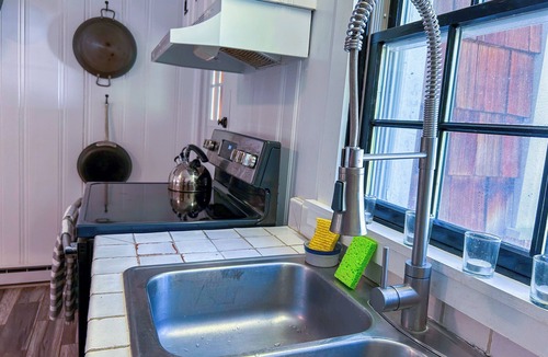 South Royalton Cabin | Romantic Retreat secluded in Vermont with WiFi and AC included