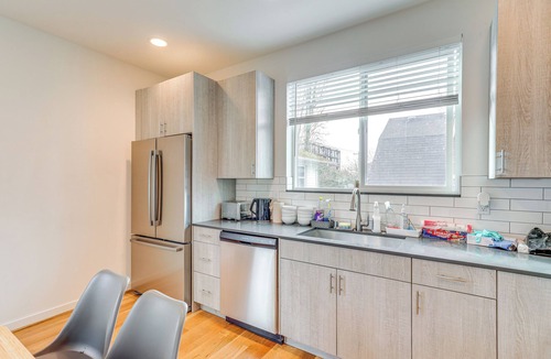 University District House | Rooftop Patio! Retreat By UW, 6 Mi to Lumen Field