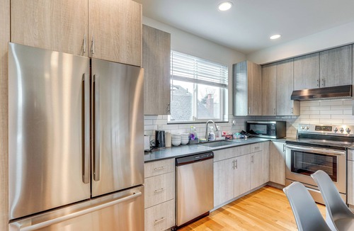University District House | Rooftop Patio! Retreat By UW, 6 Mi to Lumen Field