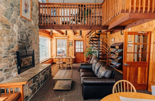 Pinkham's Grant Condo | Room, Double Bed, Shared Bathrooms