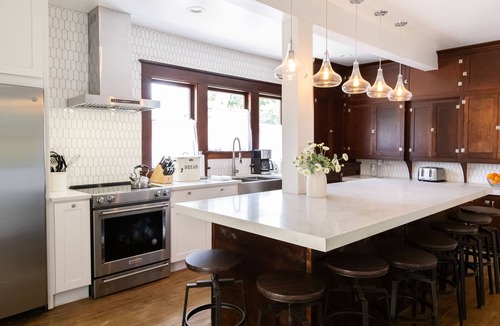 McMinnville House | Room for Everyone! 7BR, 6.5BA Wine Country Retreat near Downtown