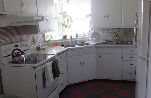 Coon Rapids House | Roswell Suite in the Historic Garst Farmhouse at Whiterock Conservancy