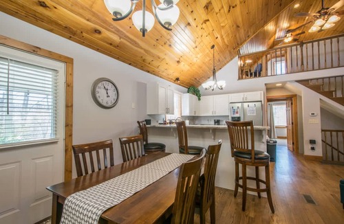 Horse Shoe House | Rustic 4BR w Deck Firepit Darts Near Golf