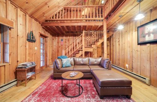 Maggie Valley House | Rustic Maggie Valley Cabin w/Mountain Views!