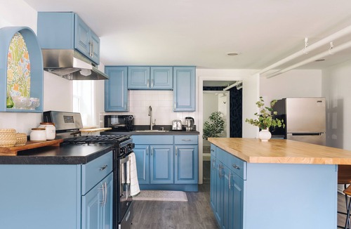 Irving Park East Apartment | Sacramento - Stylish 2BR Apt in Irving Park
