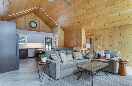 Watersmeet House | Sauna & Game Room! Tranquil Retreat on Grace Lake