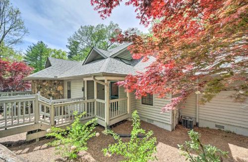 Sapphire House | Scenic Sapphire Condo w/Deck + Gas Grill!