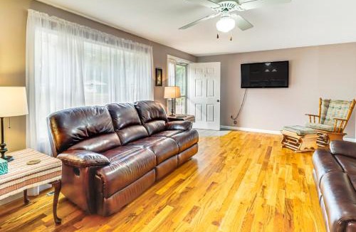 Valley Lee House | Screened Patio, Deck & Grill: Saint Inigoes Home!