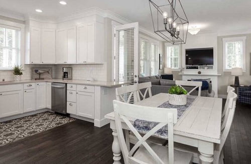 Seabrook House | Seabrook's Northwest Passage, located at the end of a quiet street!