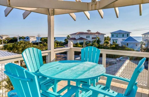 Seacrest House | Seacrest Sunset by AvantStay Steps to the Beach Pet Friendly Pool BBQ