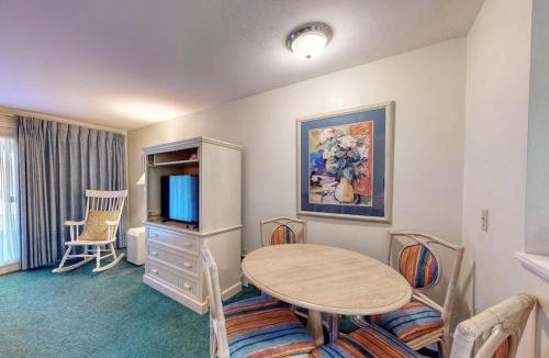 Ogunquit Apartment | Seafarer Resort-Unit 107