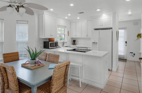 San Juan House | Seagrove Beach Cottage perfect couples & small families - .5 Miles to Beach