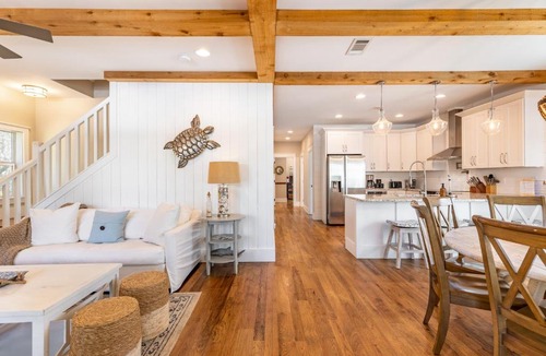 Seagrove Beach House | Seagrove Oasis by AvantStay Pet Friendly Pool Bbq