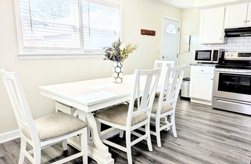 Villas House | Seahorse Ranch, King bed, Two blocks from Beach