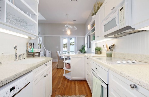 Seaside House | Seaside Classic - Three Porches, Outdoor Living, Scenic Views + 2 Bikes!