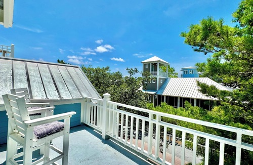 Seaside House | Seaside Classic - Three Porches, Outdoor Living, Scenic Views + 2 Bikes!