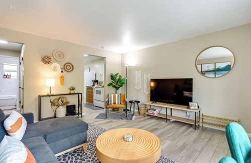 Ballard Apartment | Seattle Scandi-boho Gem: Walk to Waterfront!