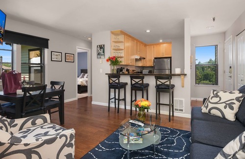 Mann Apartment | Seattle Vacation Home: Thomas Lodge "Philly" - Bright 1 Bed/1 Bath