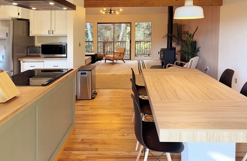 Zigzag Cabin | Secluded 5BR Cabin, Hot Tub, Views, Mt Hood