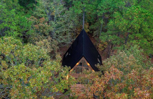 Wright City Cabin | Secluded A Frame Retreat,hot tub,sauna