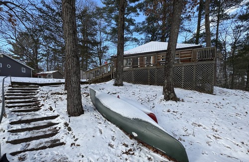 Hayward Cabin | Secluded cabin on Grindstone Lake w/private boat landing