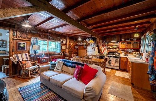 Terra Alta Cabin | Secluded Mountain Cabin with Creek Near Swallow Falls State Park, West Virginia