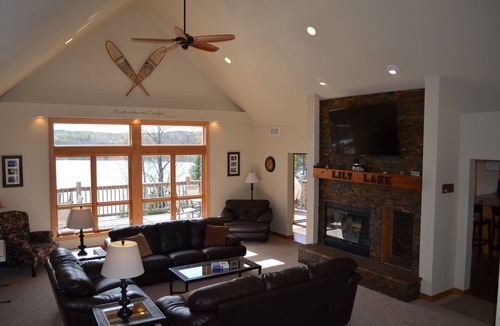 Pickerel House | Secluded Northwoods Lake House Retreat Near Nicolet National Forest