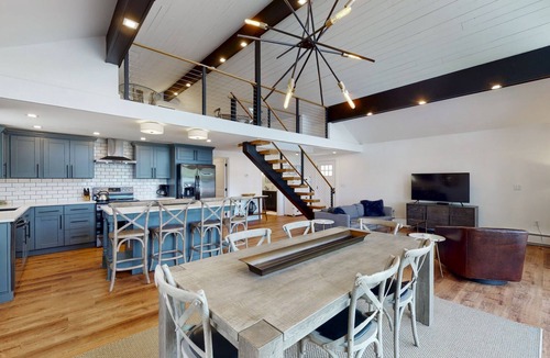 Bradford Cottage | Serene 2-Cottage Lakefront Retreat