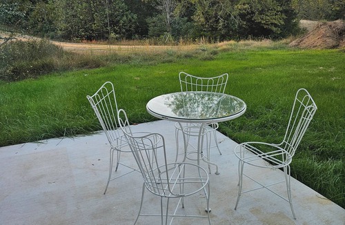 Lynchburg House | Serene cottage on 6 acres in Lynchburg, close to Jack Daniels distillery.