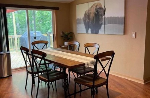 Valois House | Serene Seneca Lake Wine Trail Home