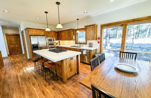 Westbrook Meadows House | Serenity Retreat: Near Mt. Bachelor with Pool, Spa, River & Outdoor Trails