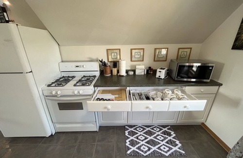 Plato Center Apartment | Shiloh Place - Stylish Studio Two Minutes Off I90